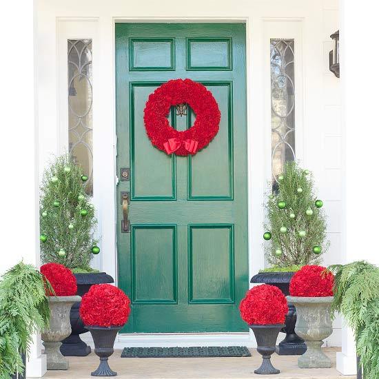 20 Ideas for your Front Door Christmas Decoration - Elena Arsenoglou ...